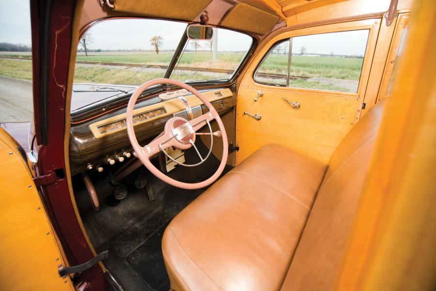 Интерьер Ford V8 Super Deluxe Station Wagon (11A-79B) 1941 года  (фото 14 из 29)